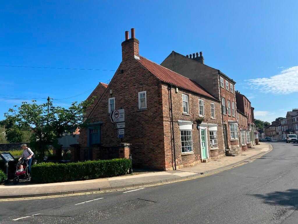 Office to let in High Street, Tadcaster, North Yorkshire, North Yorkshire LS24, £5,500 pa