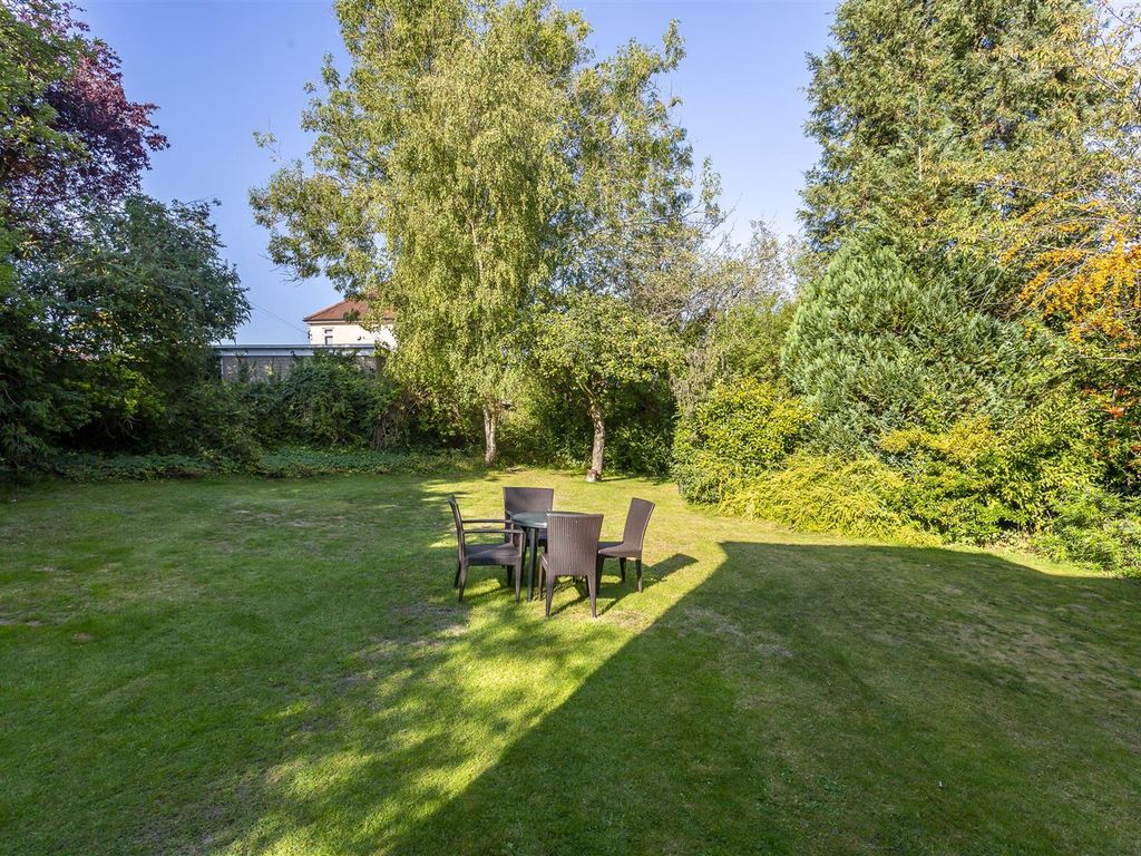 4 bed detached house for sale in Upper Pines, Banstead SM7, £800,000