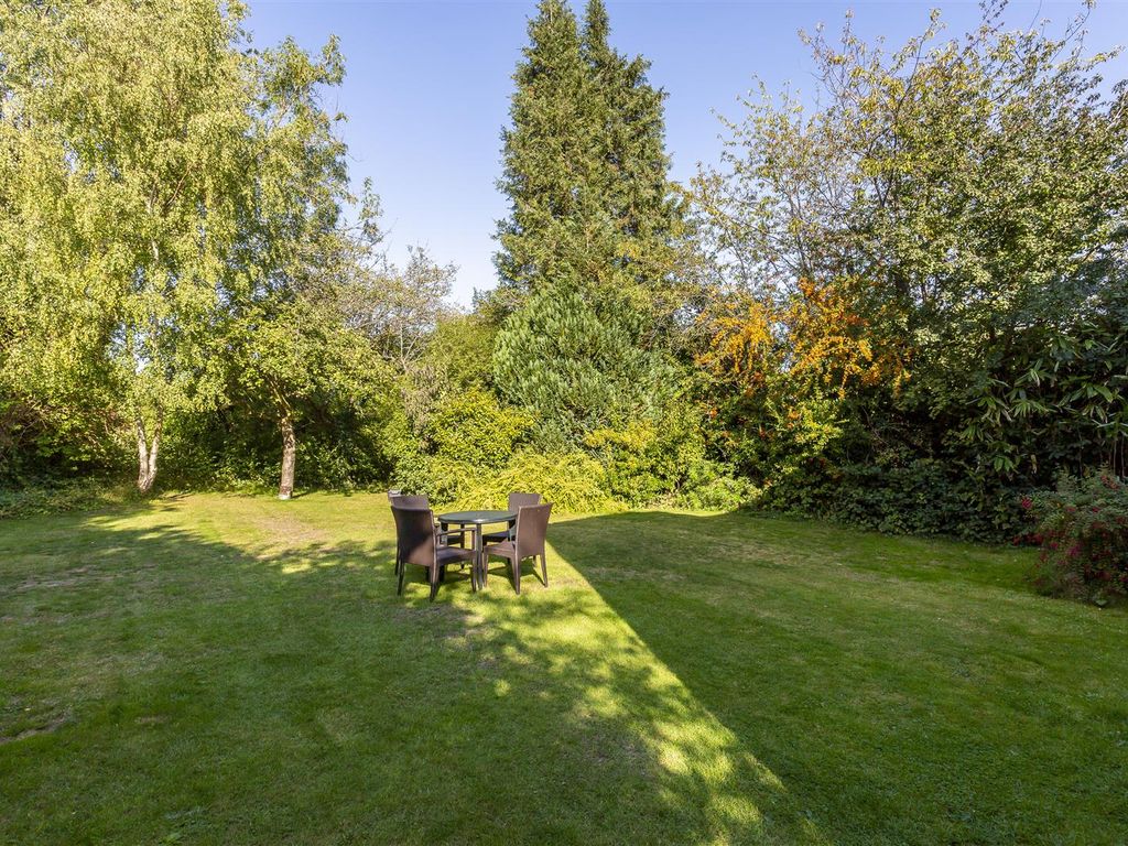 4 bed detached house for sale in Upper Pines, Banstead SM7, £800,000