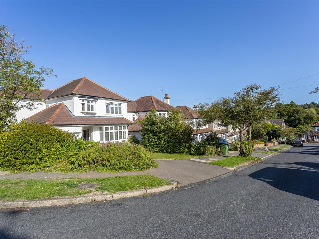 4 bed detached house for sale in Upper Pines, Banstead SM7, £800,000