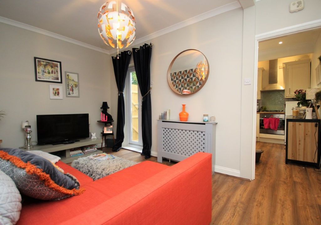 1 bed flat for sale in Waltham Road, Twyford, Reading, Berkshire RG10, £225,000