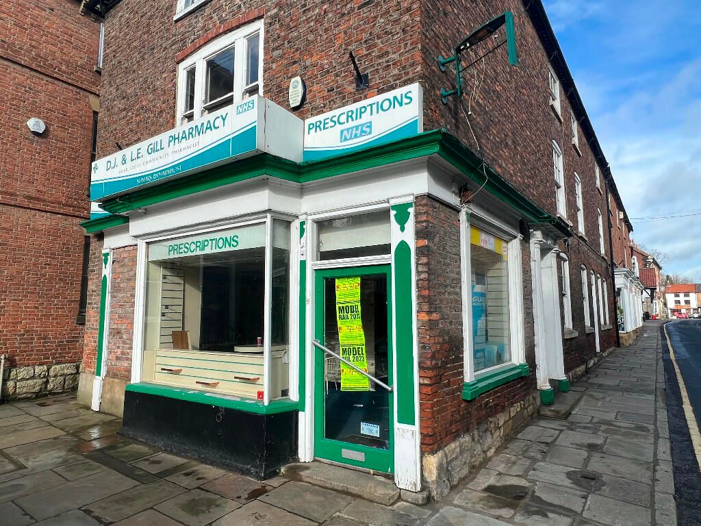 Retail premises to let in Kirkgate, Tadcaster, North Yorkshire, North Yorkshire LS24, £8,400 pa