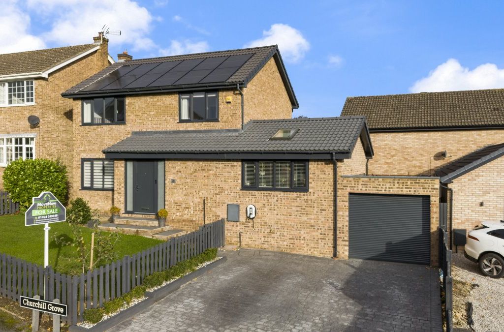 4 bed detached house for sale in Churchill Grove, Sandal, Wakefield WF2, £425,000