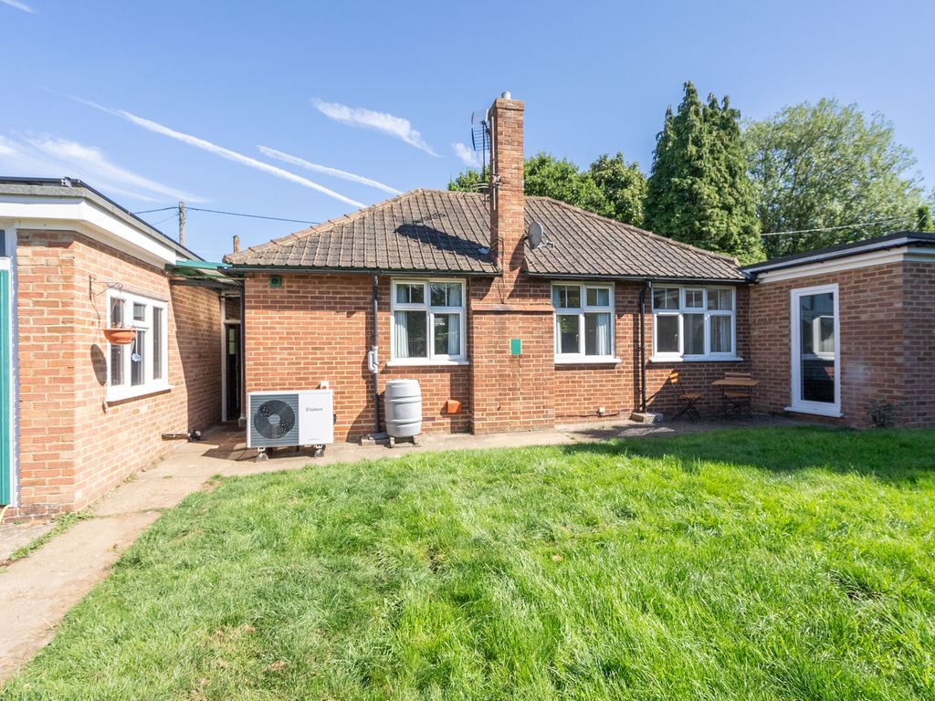 3 bed detached bungalow for sale in Clump Avenue, Tadworth KT20, £625,000
