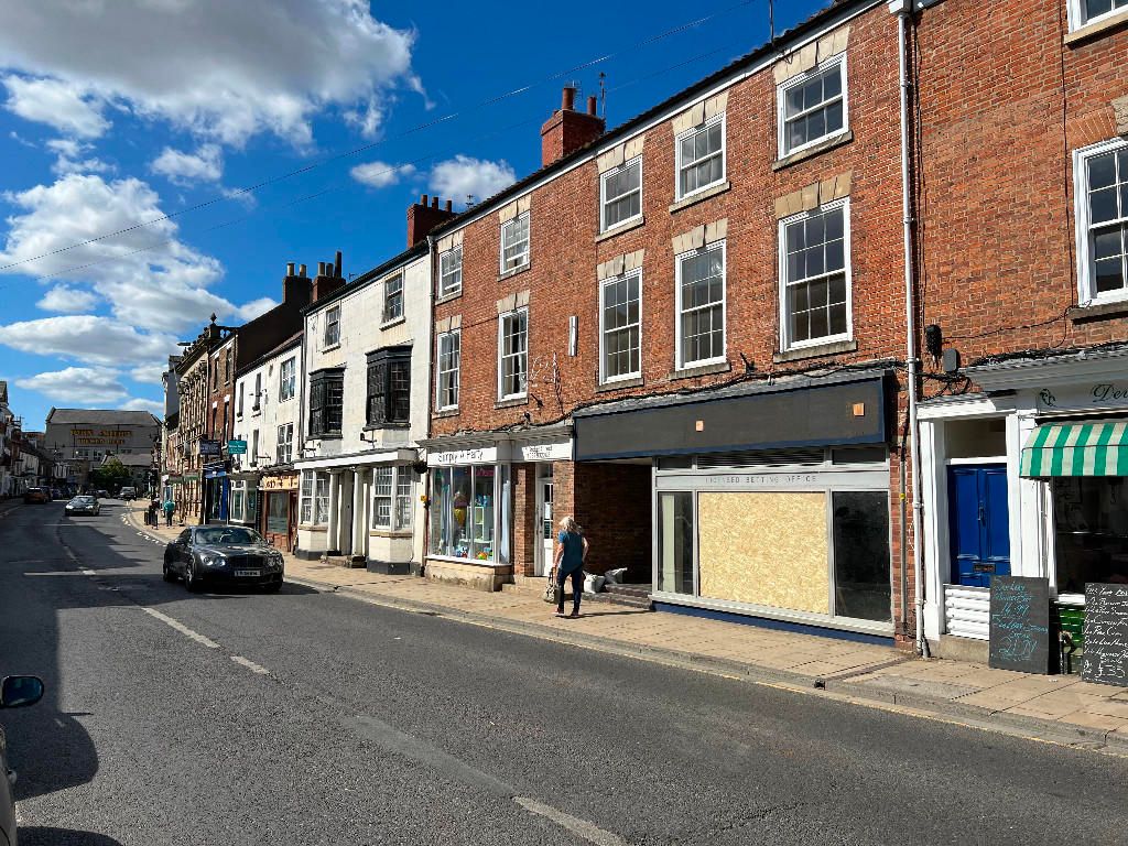 Retail premises to let in Bridge Street, Tadcaster, North Yorkshire, North Yorkshire LS24, £12,000 pa