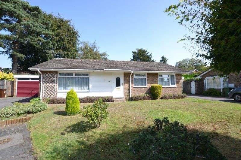 1 bed detached bungalow for sale in Pound Close, Headley GU35, £525,000