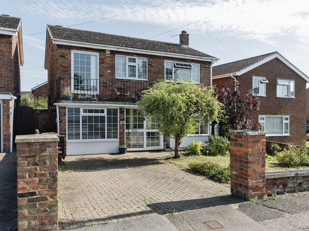 4 bed detached house for sale in Grays Lane, Hitchin SG5, £800,000