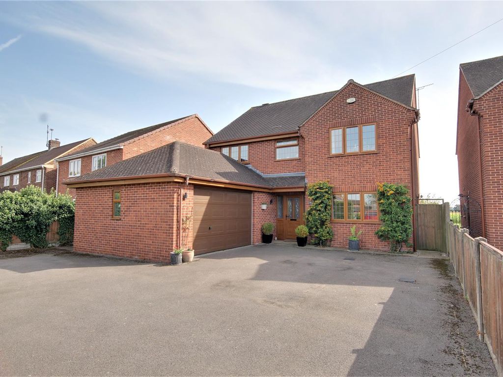 5 bed detached house for sale in Prince Crescent, Staunton, Gloucester GL19, £535,000