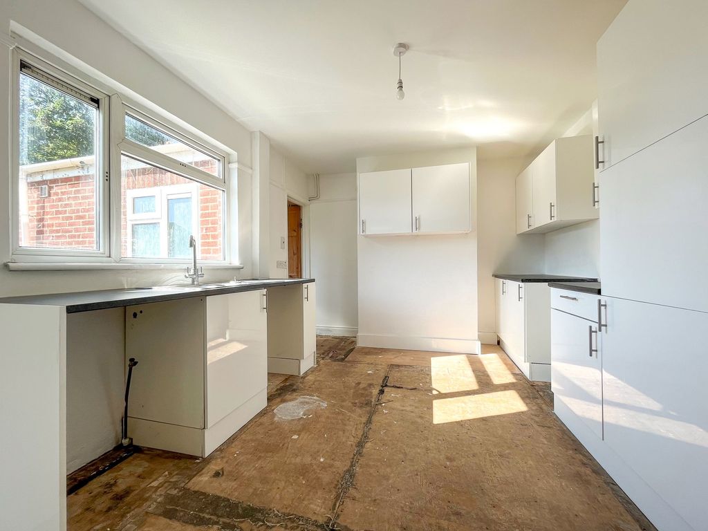 3 bed semi-detached house for sale in Bagley Wood Road, Kennington OX1, £350,000
