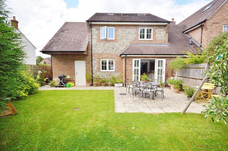 4 bed link-detached house for sale in Thame Road, Longwick, Princes Risborough HP27, £750,000