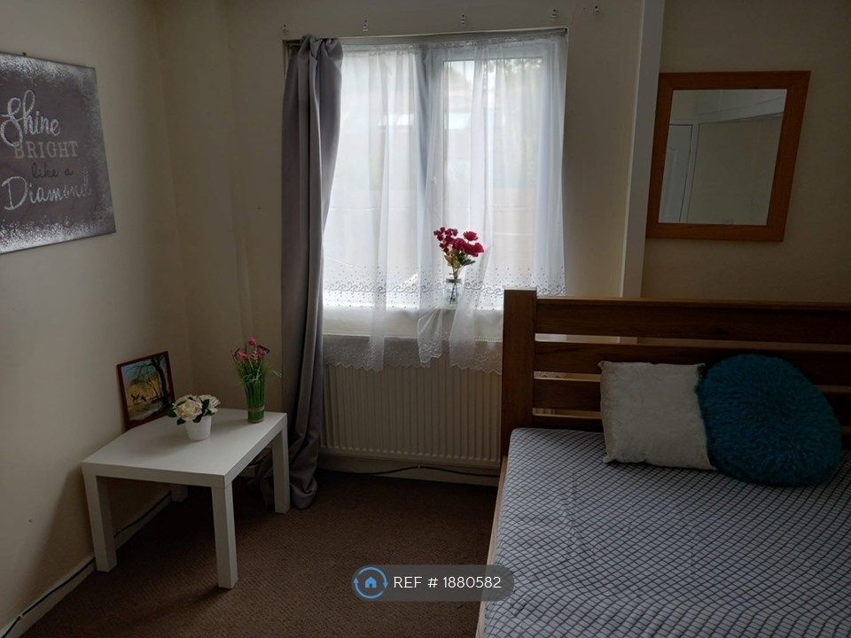 Room to rent in Basildon/Laindon, Basildon/Laindon SS16, £600 pcm