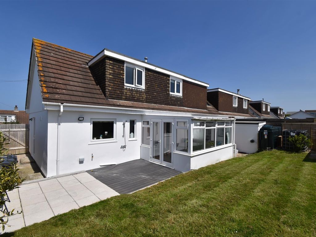 4 bed link-detached house for sale in Atlantic Way, Porthtowan, Truro TR4, £495,000