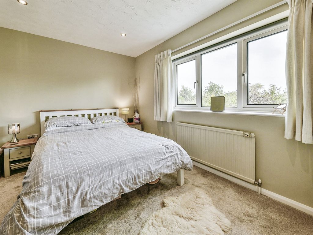 3 bed end terrace house for sale in Northfields, Letchworth Garden City SG6, £400,000