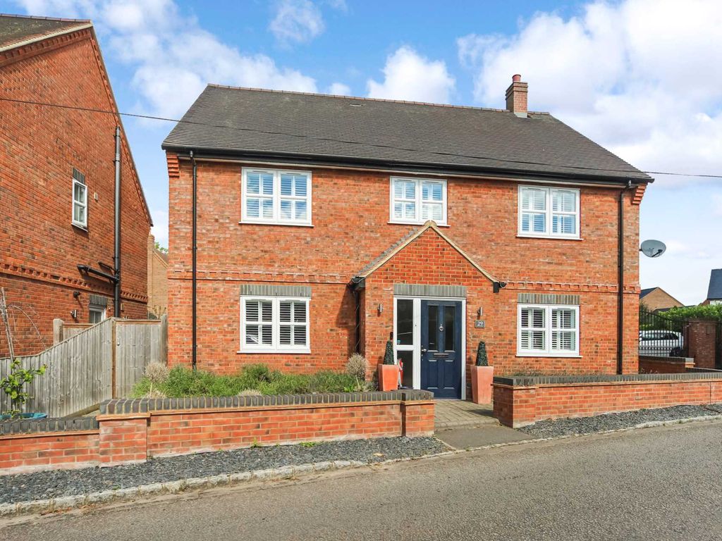 5 bed detached house for sale in Brook Street, Aston Clinton HP22, £895,000