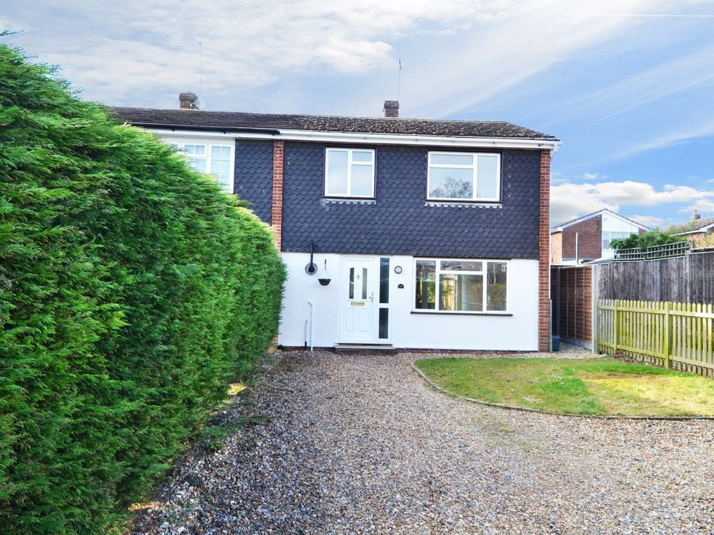 3 bed end terrace house for sale in Harries Way, Holmer Green, Buckinghamshire HP15, £450,000
