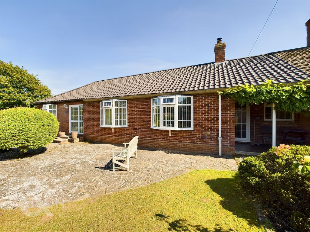 3 bed semi-detached bungalow for sale in Hockering Lane, Bawburgh, Norwich NR9, £400,000