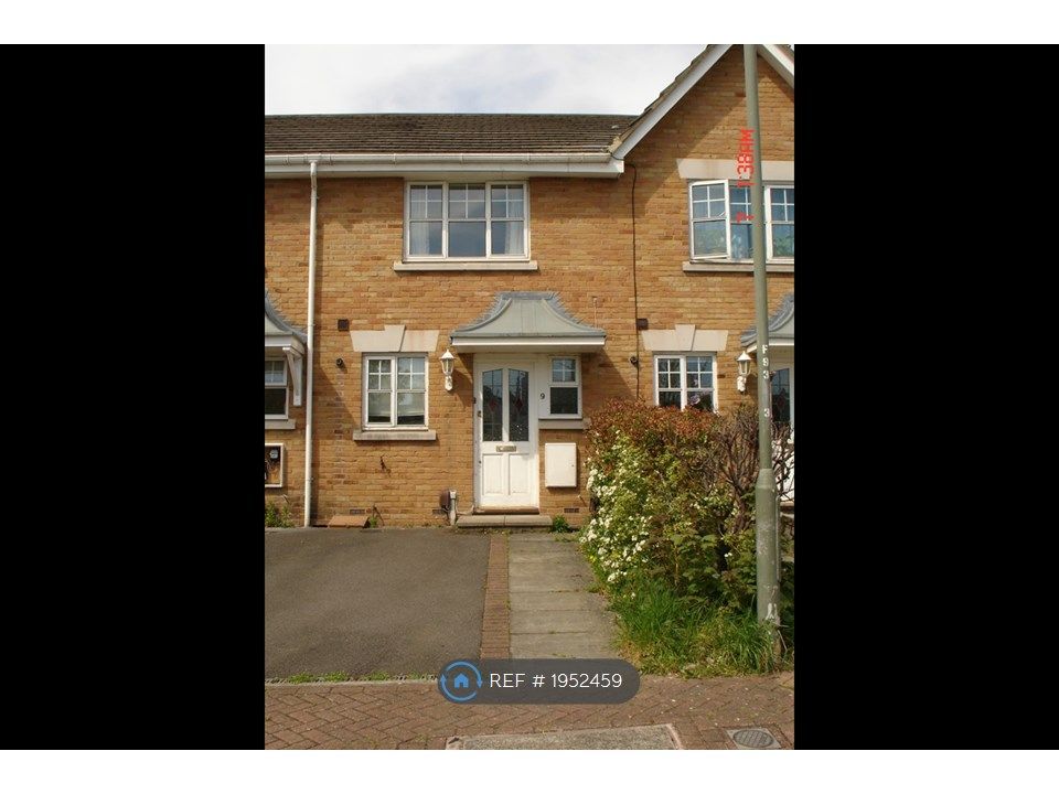 2 bed terraced house to rent in Farrier Close, Bromley/Bckley BR1, £1,800 pcm