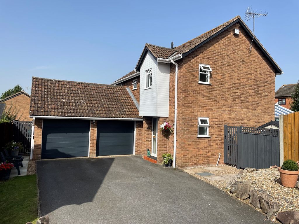 4 bed detached house for sale in Lea Close, Broughton Astley, Leicester LE9, £410,000