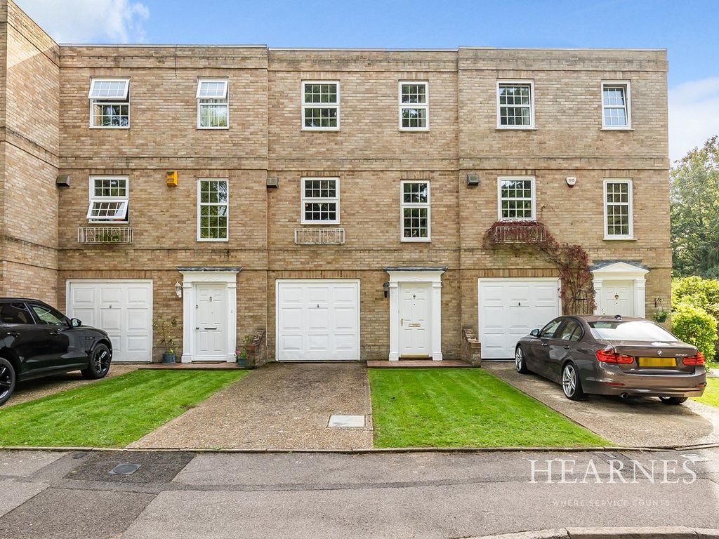 4 bed town house for sale in Queens Gardens, Bournemouth BH2, £550,000