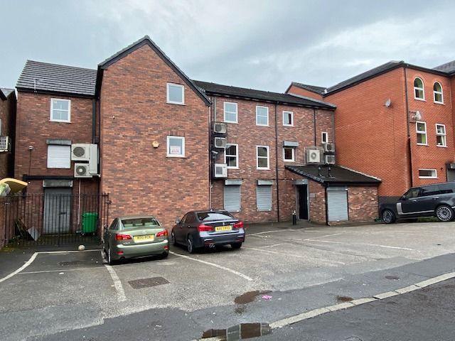 Office to let in St. Georges Road, Bolton BL1, £45,000 pa