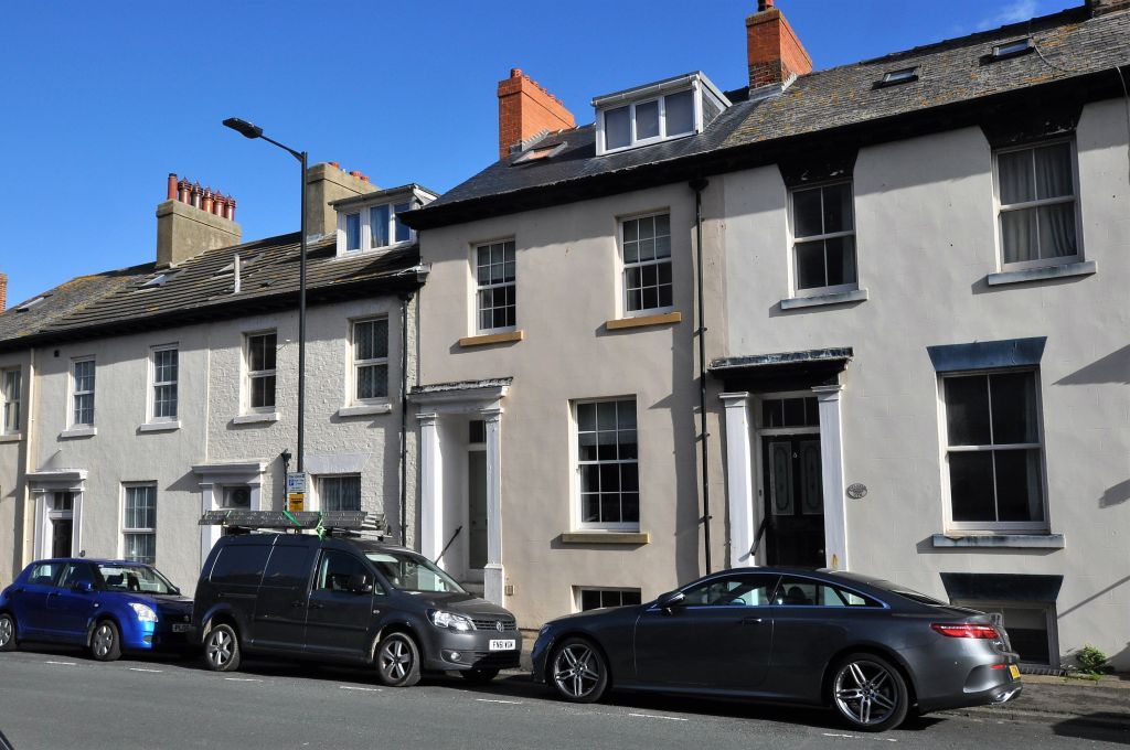 4 bed town house for sale in West Terrace, Whitby YO21, £425,000