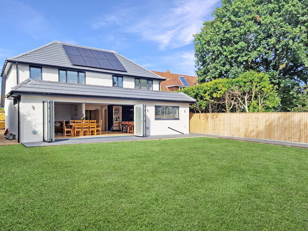 4 bed detached house for sale in Brook Avenue North, New Milton, Hampshire BH25, £1,250,000
