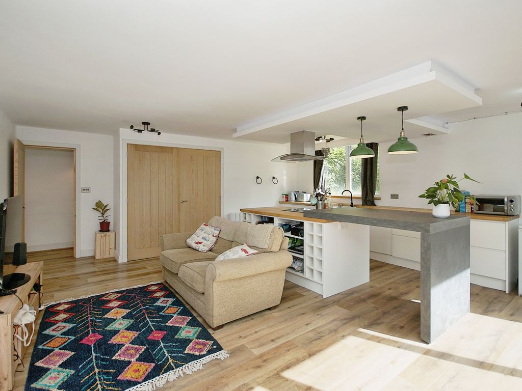 3 bed flat for sale in Druid Woods, Avon Way, Bristol BS9, £375,000