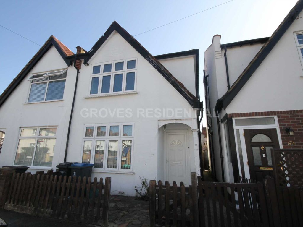 3 bed semi-detached house for sale in Mount Road, New Malden KT3, £575,000