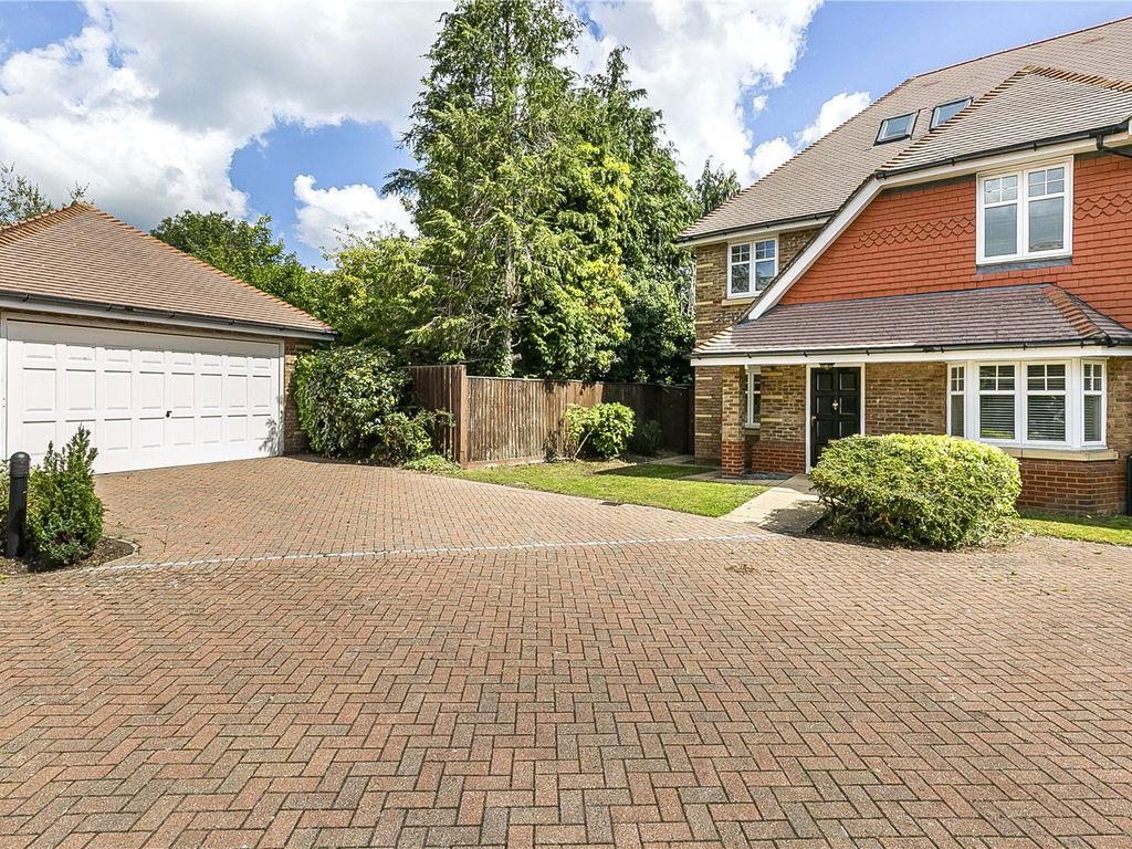5 bed semi-detached house for sale in Sandridge Close, Hadley Wood, Hertfordshire EN4, £1,595,000