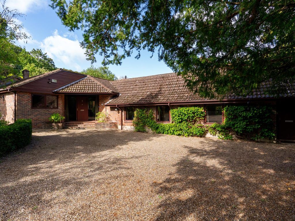 4 bed property for sale in Keswick, Norwich NR4, £795,000