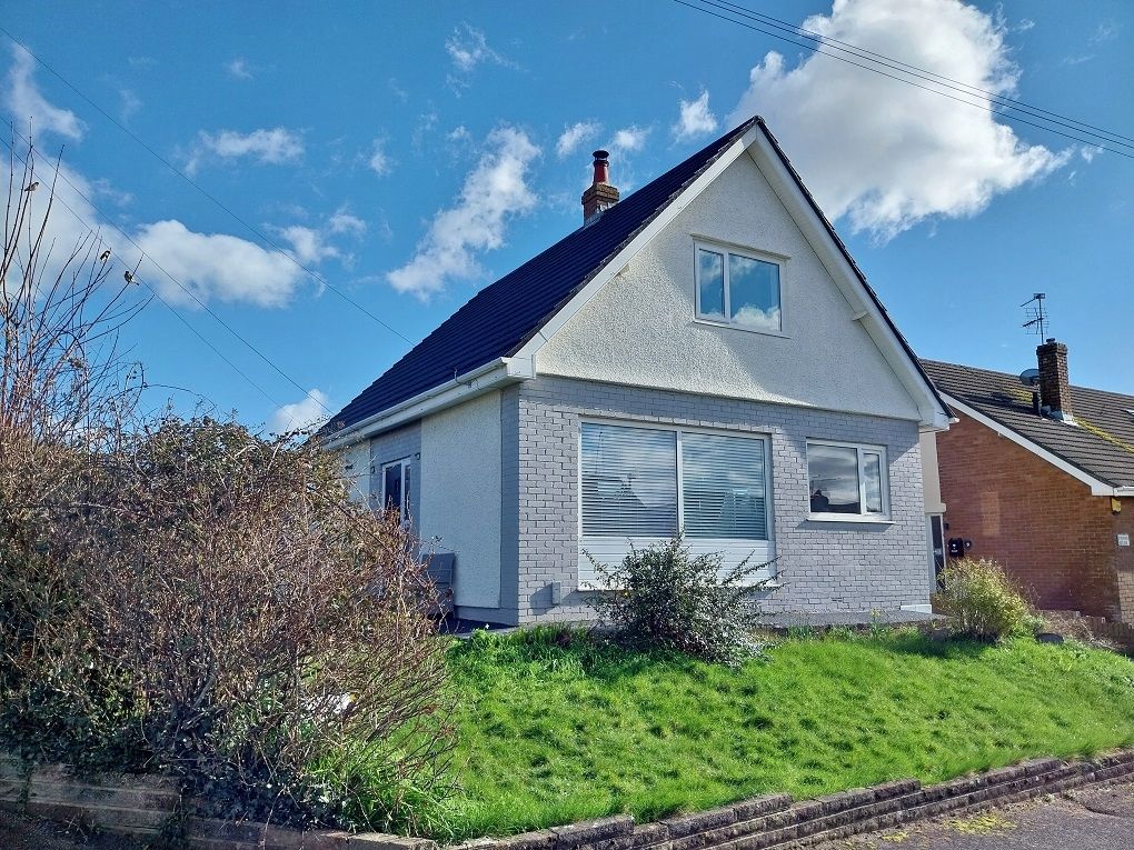 3 bed detached bungalow for sale in Davies Avenue, Porthcawl CF36, £369,500