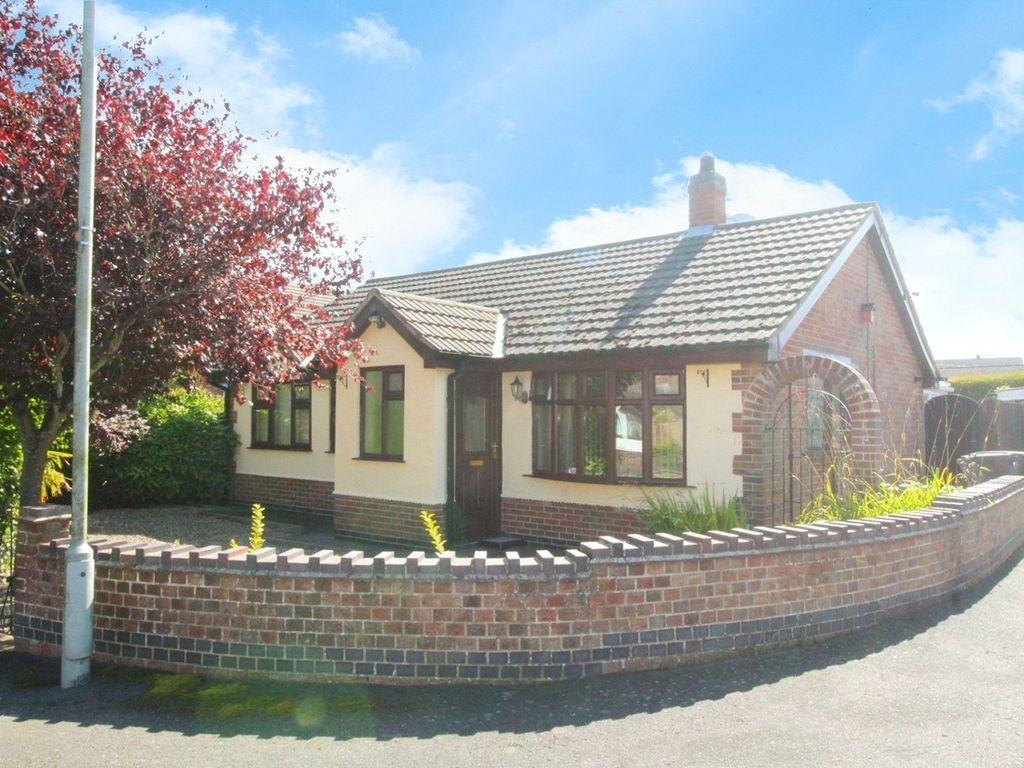 3 bed bungalow for sale in Meadow Close, Bagworth, Coalville, Leicestershire LE67, £250,000