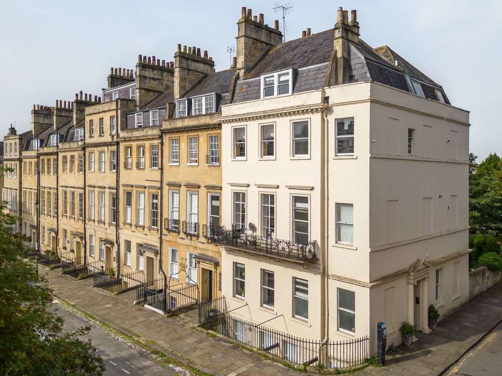 3 bed flat for sale in Catharine Place, Bath BA1, £425,000
