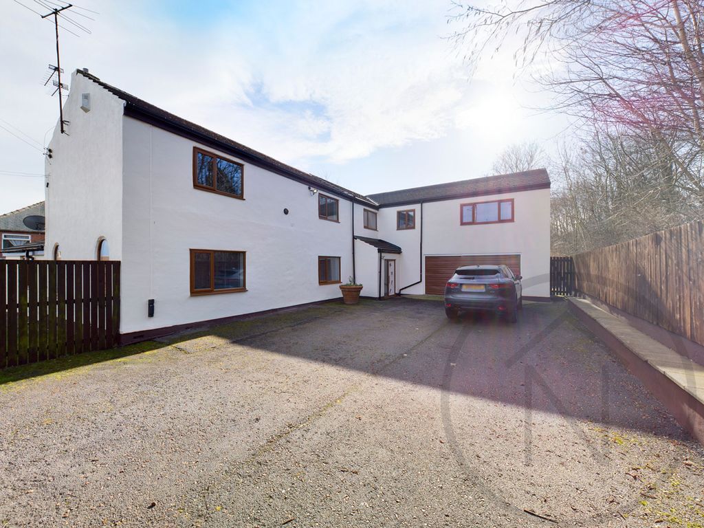 5 bed detached house for sale in Station Road, Meadowfield DH7, £440,000