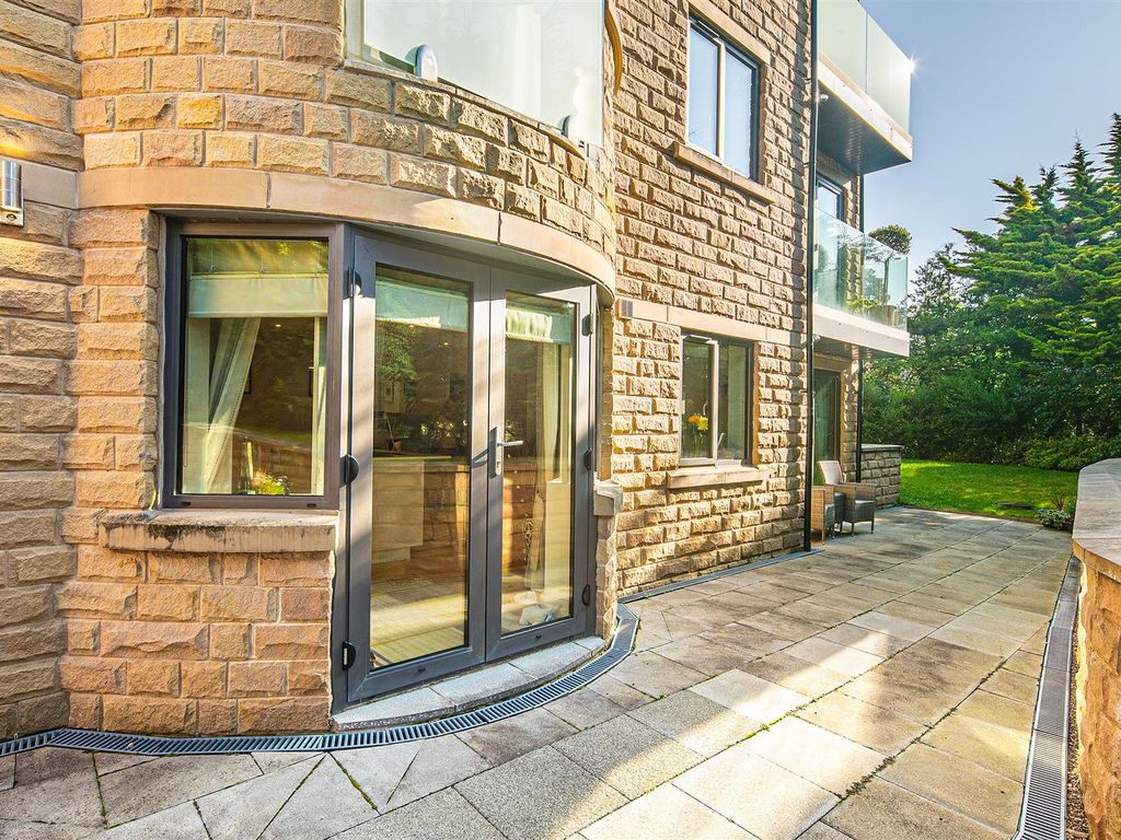 2 bed flat for sale in Abbey Lane, Beauchief S7, £385,000