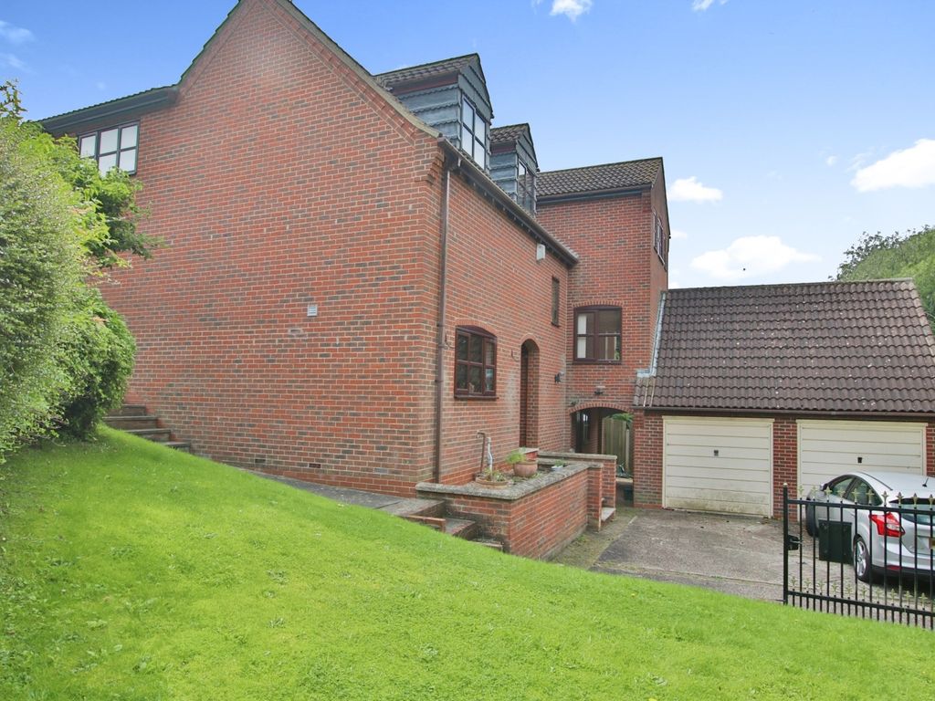 4 bed detached house for sale in Caistor Road, Barton-Upon-Humber, Lincolnshire DN18, £365,000