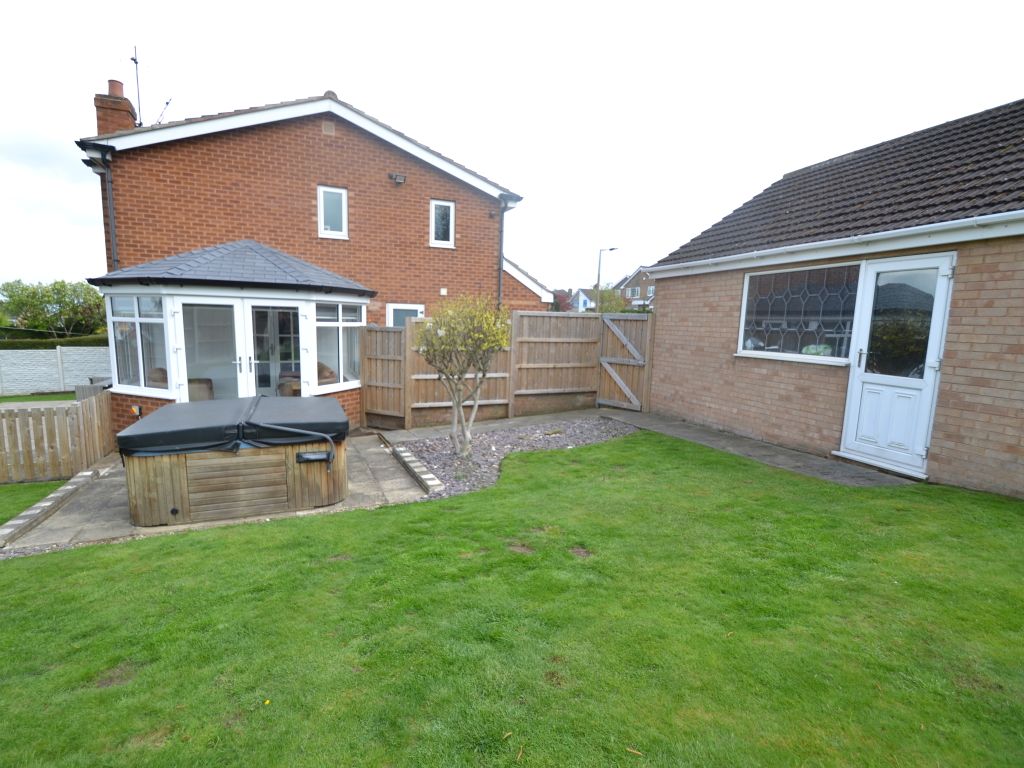 4 bed detached house for sale in Paddock Close, Staincross, Barnsley S75, £450,000