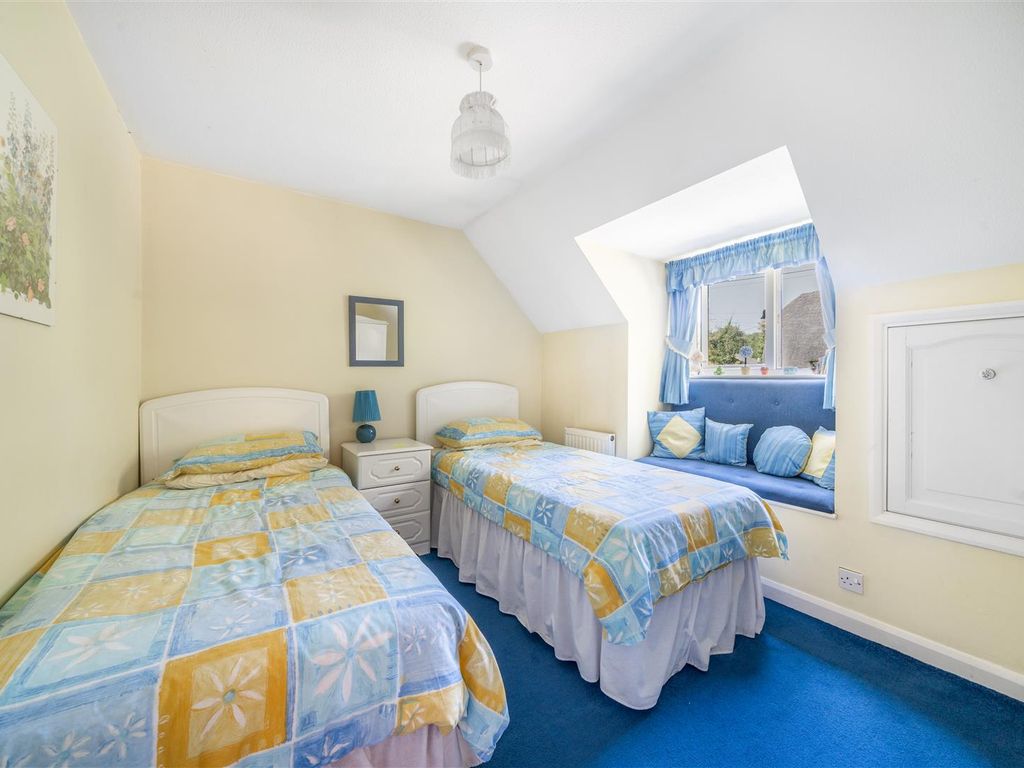 4 bed detached house for sale in Northbrook, Market Lavington, Devizes SN10, £600,000