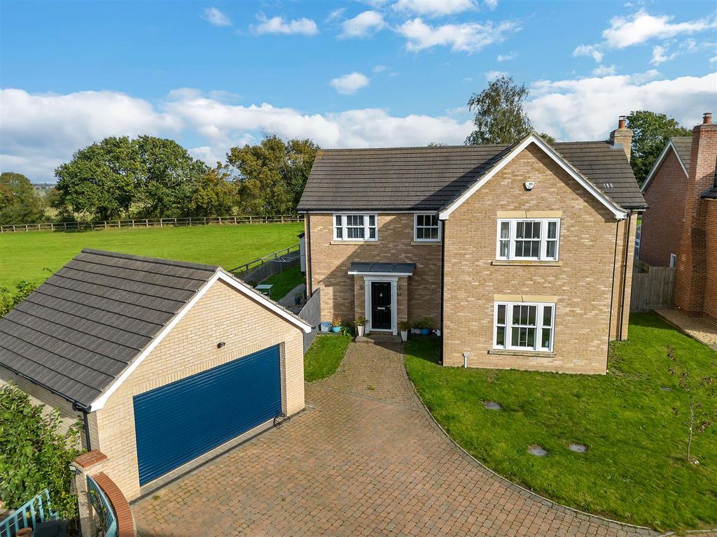 5 bed detached house for sale in Cherry Tree Rise, Drinkstone, Bury St. Edmunds IP30, £695,000