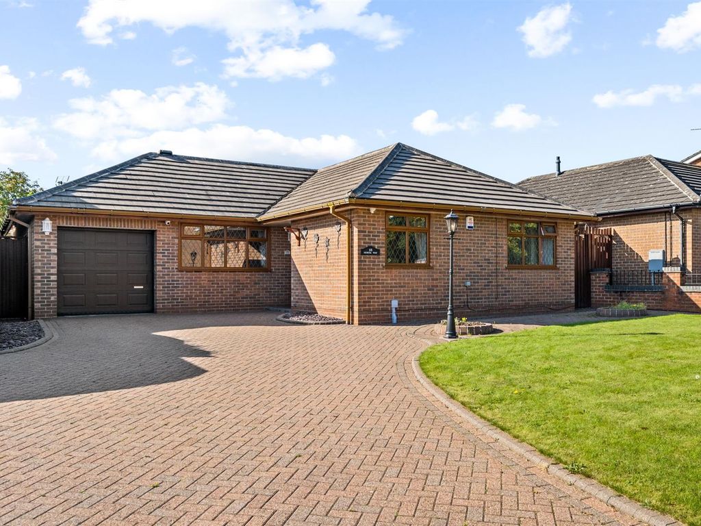 3 bed detached bungalow for sale in Heron Way, Mickleover, Derby DE3, £375,000