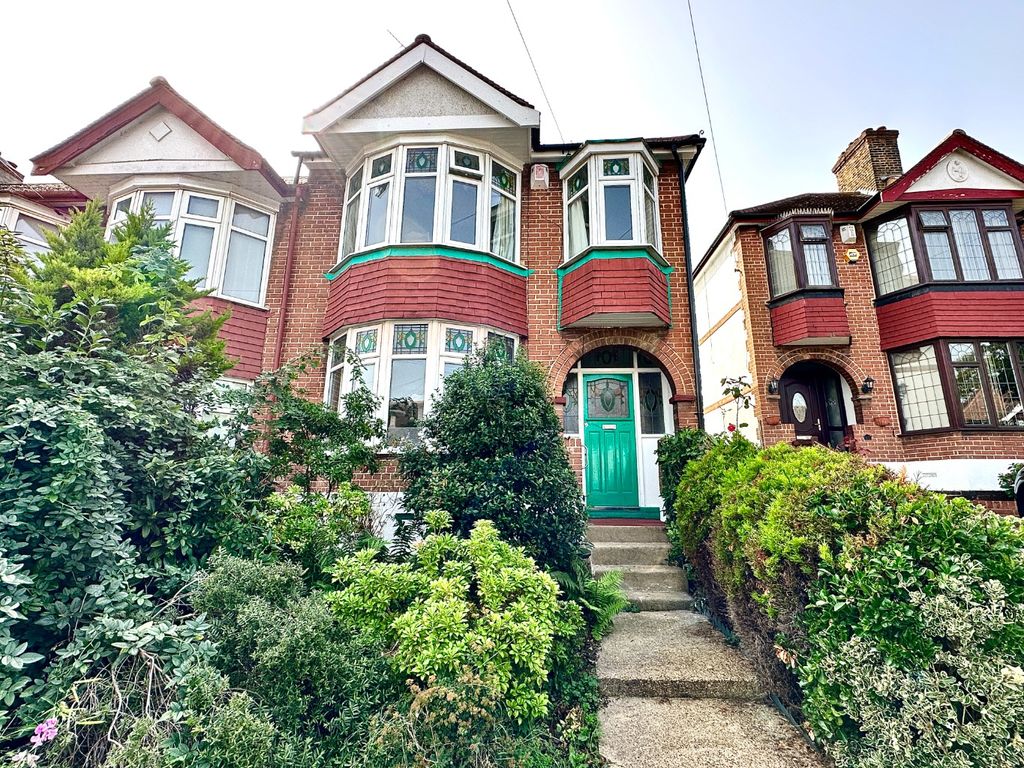 3 bed end terrace house for sale in Plumstead, London SE18, £525,000