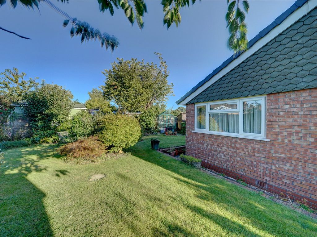 4 bed bungalow for sale in Abberley Drive, Droitwich, Worcestershire WR9, £380,000