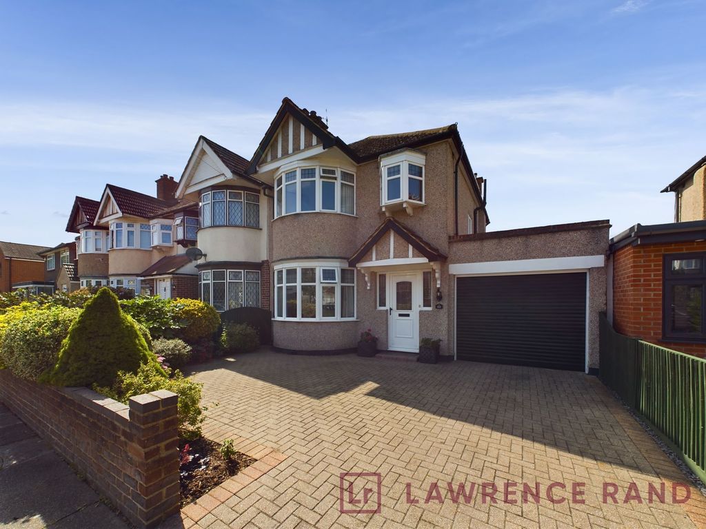 3 bed end terrace house for sale in Victoria Road, Ruislip HA4, £625,000