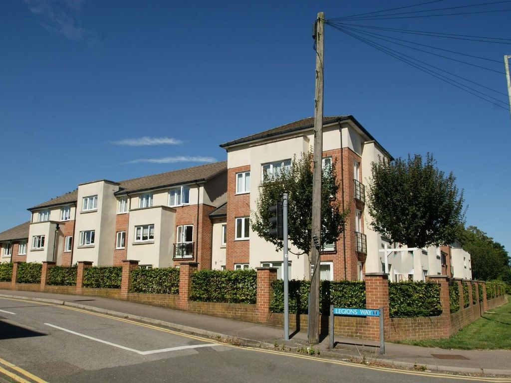 2 bed flat for sale in Legions Way, Bishop's Stortford CM23, £360,000