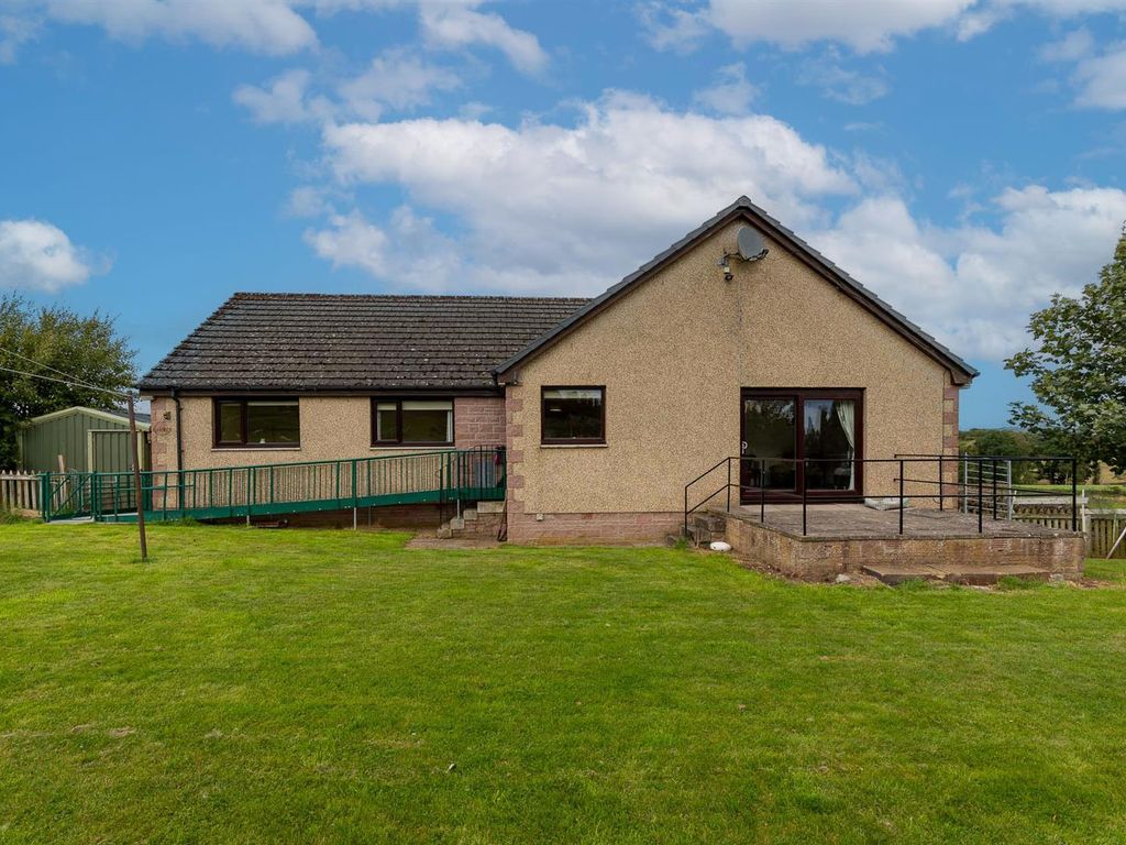 4 bed detached bungalow for sale in Kilberry, Mcritch Farm, Alyth, Blairgowrie PH11, £370,000