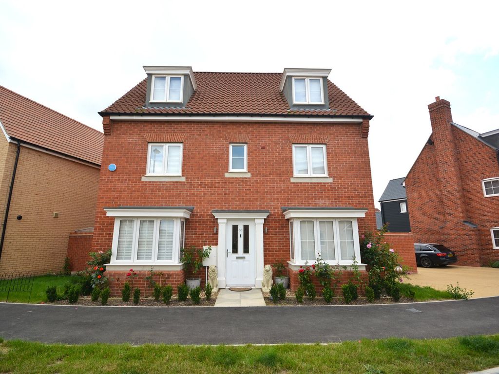 5 bed detached house to rent in Foxglove Avenue, Chelmsford CM1, £2,450 pcm