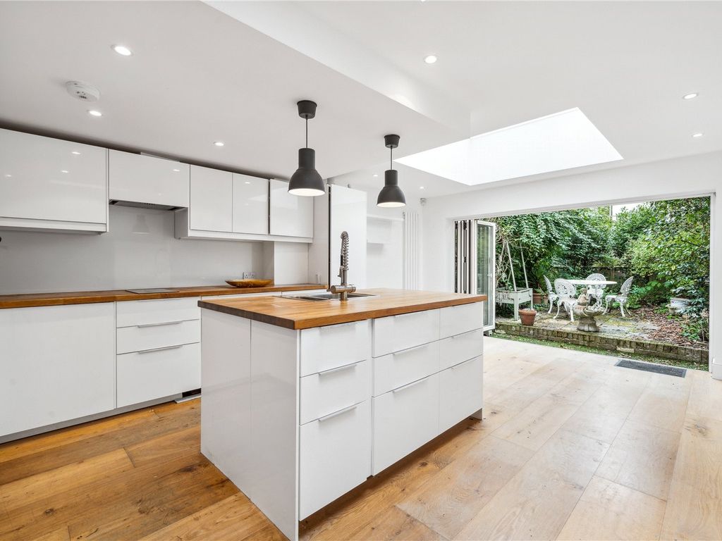 2 bed terraced house for sale in Eleanor Grove, Barnes, London SW13, £1,000,000