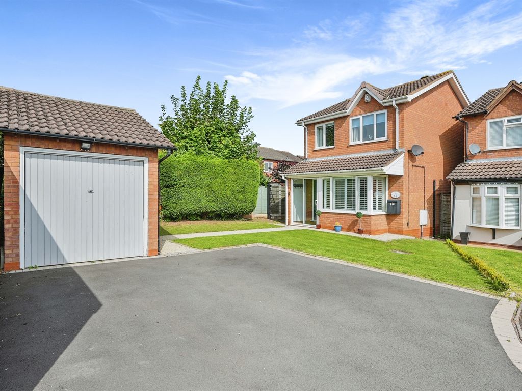 3 bed detached house for sale in Curlew Close, Lichfield WS14, £385,000