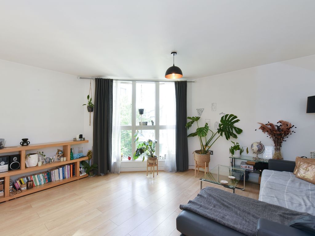 2 bed flat for sale in Water Gardens Square, Canada Water SE16, £535,000