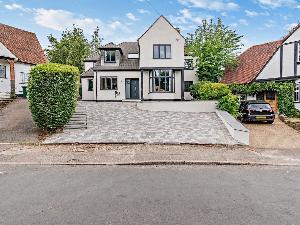 5 bed detached house for sale in Highfield Way, Rickmansworth, Hertfordshire WD3, £1,525,000